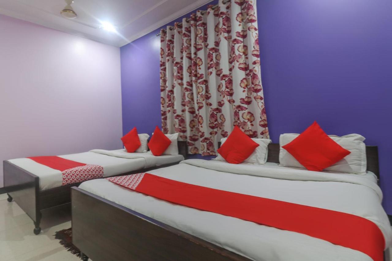 Oyo 60651 Hotel Arya Varanasi Bagian luar foto