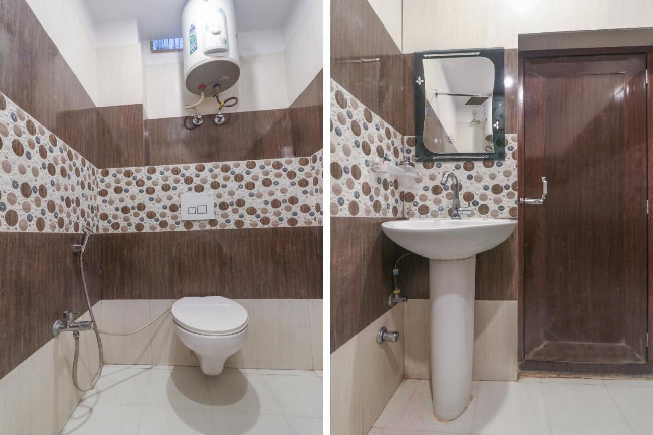 Oyo 60651 Hotel Arya Varanasi Bagian luar foto