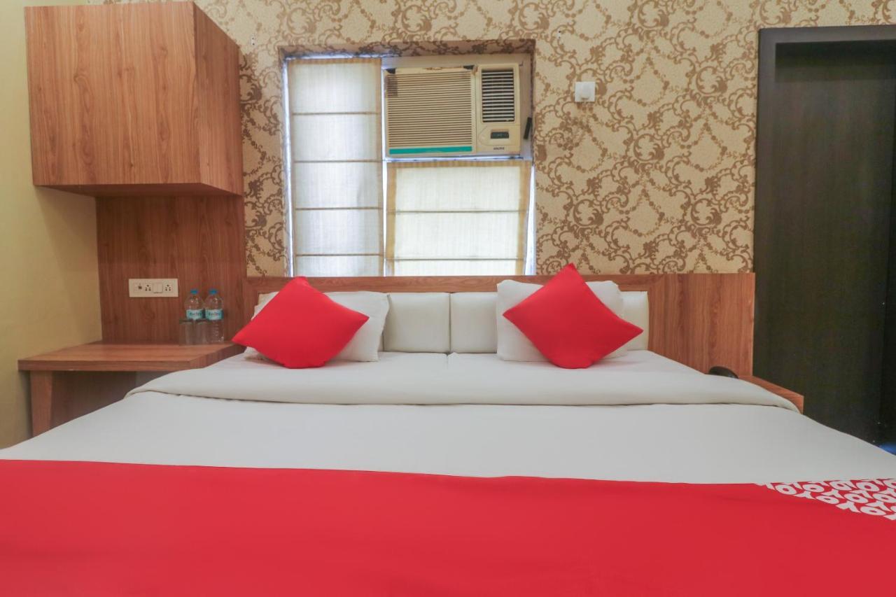 Oyo 60651 Hotel Arya Varanasi Bagian luar foto