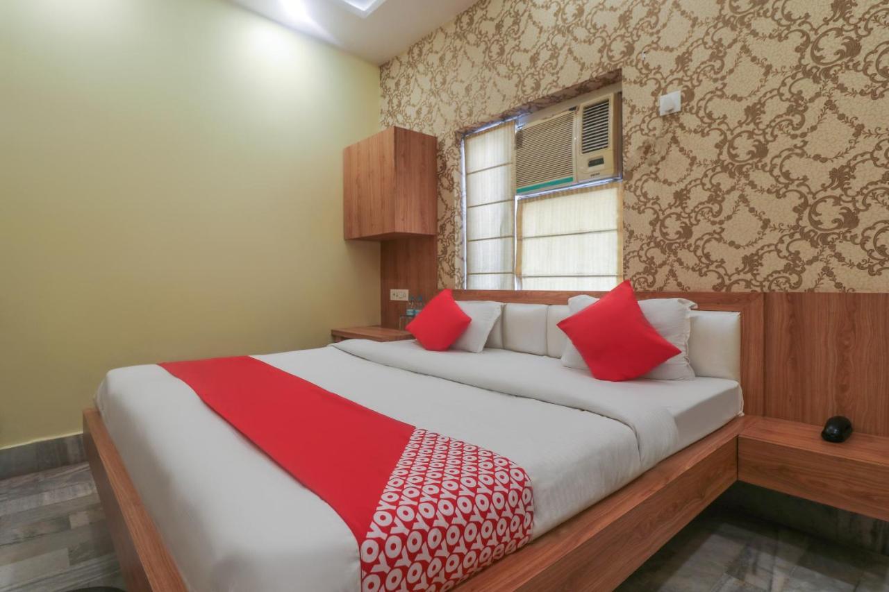 Oyo 60651 Hotel Arya Varanasi Bagian luar foto
