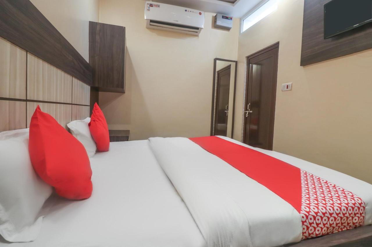 Oyo 60651 Hotel Arya Varanasi Ruang foto